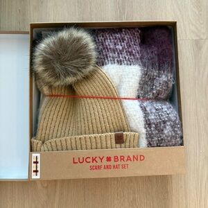 NWT Lucky Brand beanie & scarf set in checkered maroon/white scarf & tan beanie
